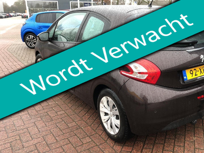 PEUGEOT 208 1.2 VTi 82pk Active Clima Cruise Trekhaak 1150kg Zuinig A-label