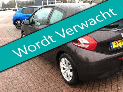 Peugeot 208 1.2 VTi 82pk Active Clima Cruise Trekhaak 1150kg Zuinig A-label