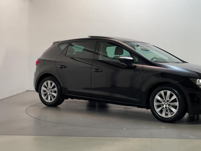 SEAT LEON 1.0 EcoTSI Style Business Intense Panoramadak Parkeersensoren Navigatie DAB+