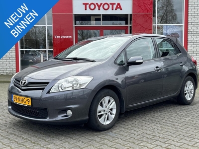 TOYOTA AURIS 1.6 ASPIRATION NL-AUTO 5-DEURS CLIMA TREKHAAK EL-SPIEGELS CRUISE EL-RAMEN 15'' LM-VELGEN