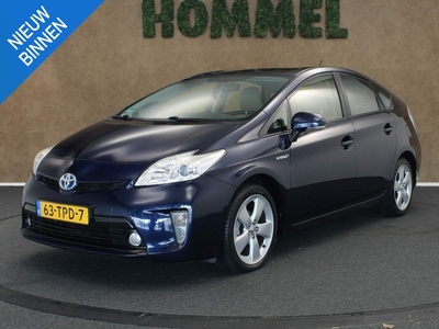 Toyota Prius 1.8 Business - ORIGINEEL NEDERLANDESE AUTO - 100% ONDERHOUDEN - VOLLEDIG LEDEREN BEKLEDING - FIETSENDRAGERHAAK - NAVIGATIE