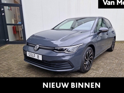 Volkswagen Golf 1.0 eTSI Life Business 110 PK Automaat | Navigatie | Apple Carplay | Android Auto | 17' velgen Ventura | Stoelverwarming | Elektrische voorstoel | Lane assist | Ruiten getint | Stuurverwarming |