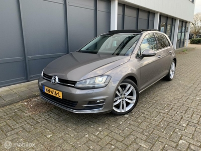 Volkswagen Golf 1.4 TSI Highline GERESERVEERD!