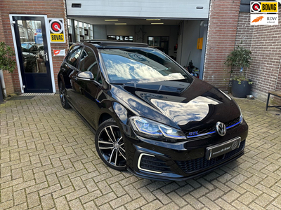 VOLKSWAGEN GOLF 1.4 TSI PHEV GTE | PANO/LEER/DASH |ACC/CAMERA /CARPLAY