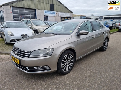 Volkswagen Passat 1.8 TSI Highline DSG-Automaat NAV.+ Clima Bj:2012 NAP!