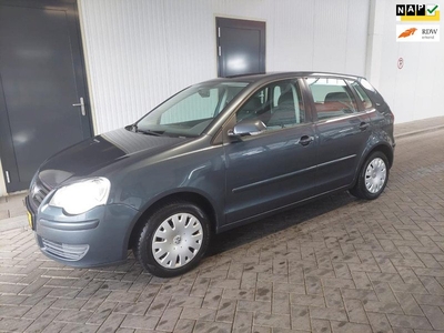 Volkswagen Polo 1.4-16V / 5 deurs / airco