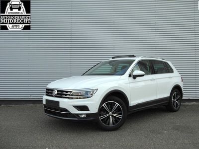 Volkswagen Tiguan 2.0 TDI 4Motion Highline / Pano / Virtual / Trekhaak / Vol opties