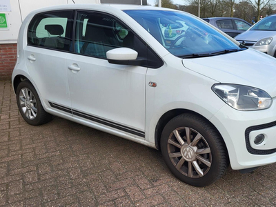 VOLKSWAGEN UP! 1.0 BMT high up 59.000 km !