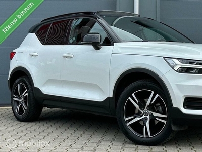 Volvo XC40 T3 163 PK R-Design Pano.dak/Trekhaak/LED/Two-tone/Lane/ACC