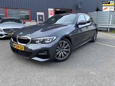 BMW 3-serie 320i High Executive M- SPORTPAKKET / AUTOMAAT /