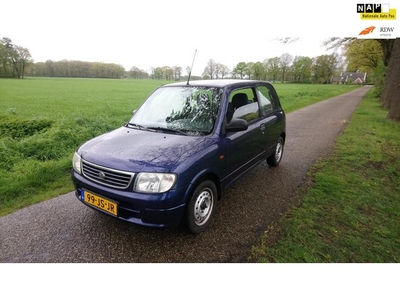 Daihatsu Cuore 1.0-12V DVVT STi Automaat. met nieuwe