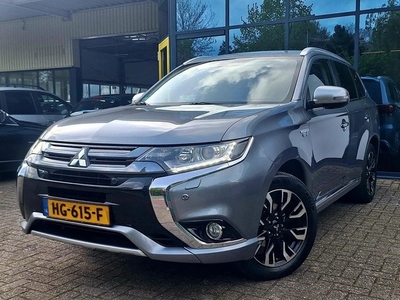 Mitsubishi Outlander 2.0 PHEV Executive Edition (bj 2015)