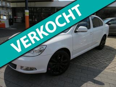 Skoda OCTAVIA 1.4 TSI AMBITION DEALER ONDERHOUDEN ! TREKHAAK NAP!