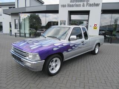 Toyota HI-LUX HiLux Pickup Xtracab SR5 V6, Grijs kenteken, 4 Zitplaatsen