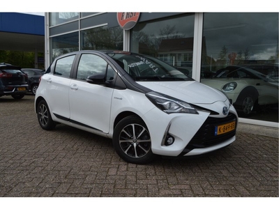 Toyota Yaris 1.5 Hybrid Bi-Tone Climate Cruise C.