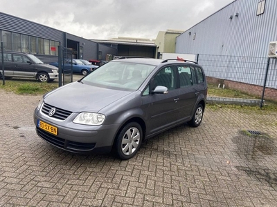 Volkswagen TOURAN Leuke gezinsauto. Gereserveerd