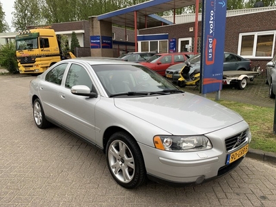 Volvo S60 2.4 140PK Automaat Nieuwe distr. riem (bj 2008)