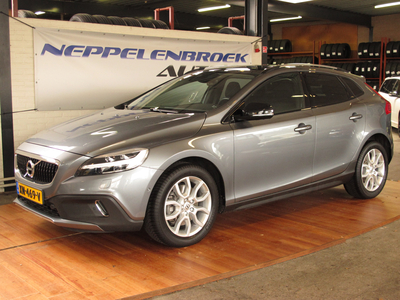 VOLVO V40 Cross Country 1.5 T3 Polar+ Luxury Panoramadak