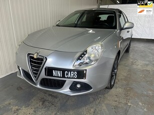 Alfa Romeo Giulietta 1.4 T Distinctive 2010