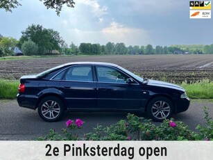 Audi A4 Limousine 1.8 5V Advance nog even zelf poetsen