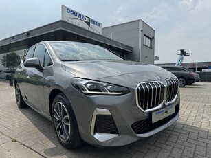 BMW 2 Serie Active Tourer 225e xDrive 243pk , M sport Aut pano/dak, trekhaak, HeadUp, etc