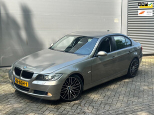 BMW 3-serie 320i Executive / AUTOMAAT / DEALER ONDERHOUDEN / SUPER NETTE