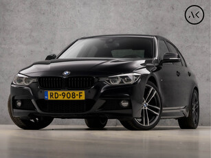 BMW 3-serie 320i M-Sport 184Pk Automaat (GROOT NAVI, M-PAKKET, GETINT GLAS, LEDEREN SPORTSTOELEN, STOELVERWARMING, CAMERA, FLIPPERS, ZWART HEMEL, NIEUWSTAAT)