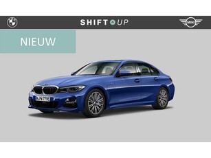 BMW 3-serie 330e M-Sport Schuifdak CoPilot Head Up