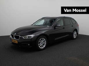 BMW 3-serie Touring 318i High Executive | NAVIGATIE | LEDEREN BEKLEDING | STOELVERWARMING | CLIMATE CONTROL | CRUISE CONTROL | PARKEERSENSOREN VOOR + ACHTER | ELEKTRISCHE BEDIENBARE ACHTERKLEP |