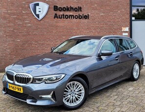 BMW 3-serie Touring 320i Luxury - Camera, Virtual, Drive Assist (1e eig. NL-auto met NAP)