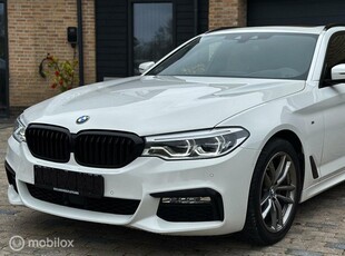 BMW 5-serie Touring 520d xDrive M Sport 190 pk,Panodak,HUD