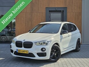 BMW X1 sDrive20i Leder Xenon Sportstoelen Org. NL