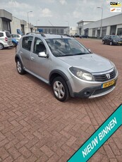 Dacia Sandero 1.6 Stepway MOOIE AUTO BEL 0619590613 AIRCO HOGEN IN STAP 5 DRS