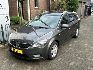 Kia cee'd 1.4 CVVT X-ecutive (bj 2010)