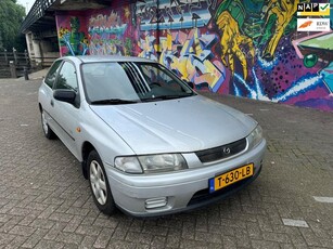 Mazda 323 1.3i LX airco stuurbekrachtiging 150dkm gelopen rijd heerlijk leuke auto sterke motor