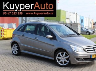 Mercedes-Benz B-klasse 200 Turbo AUTOMAAT NAVI PARKEERSENSOREN HALF LEDER