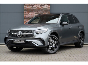 Mercedes-Benz GLC 300e 4-MATIC AMG Line Premium+ Aut9, Panoramadak, Distronic+, Keyless Go, Trekhaak, Memory, Verwarmd Stuurwiel, HUD, Exclusief Leder, Rijassistentiepakket+, Etc.