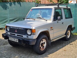 Mitsubishi Pajero 2.5 TD Metal Top uit 1986!