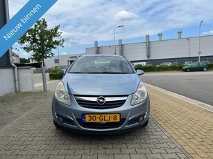 Opel Corsa 1.4-16V ,5-deurs, airco, trekhaak