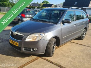 Skoda Fabia Combi 1.4-16V Ambiente bj 2008 €3499