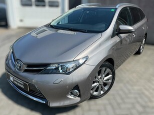 Toyota Auris Touring Sports 1.8 Hybrid Executive TREKHAAK / CAMERA / CRUISE / STOELVERW. / PDC