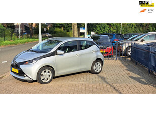 Toyota Aygo 1.0 VVT-i x-play camera