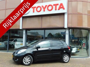 Toyota Yaris 1.3 VVTi Executive AUTOMAAT / TREKHAAK