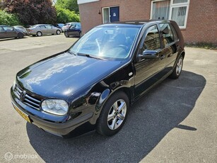 Volkswagen Golf 1.6 Highline