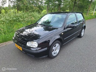 Volkswagen Golf 1.6 # Met Nieuwe APK!!