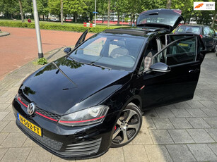 Volkswagen Golf 2.0 TSI GTI Performance