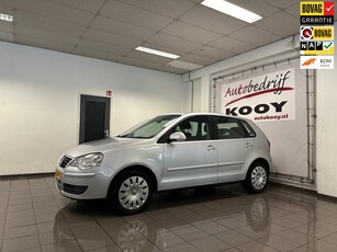 Volkswagen Polo 1.6-16V Comfortline * Automaat / Airco / Cruise control / NL Auto *