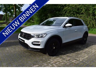 Volkswagen T-Roc 1.5 TSI Style '19 Automaat, Climat, Trekhaak NIEUWSTAAT!