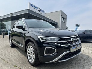 Volkswagen T-Roc 1.5 TSI Style Trekhaak | Massage | Stoelverw. | Navi