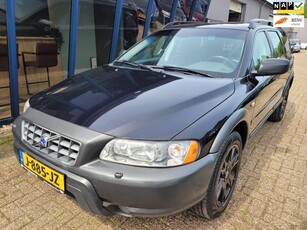 Volvo XC70 2.5 T Momentum Automaat / LEER / SUNROOF / NAVI